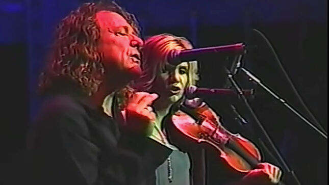 ROBERT PLANT & ALISON KRAUSS Perform Folk Classic "In The Pines" At 2004 Music Masters Honoring LEAD BELLY; Video