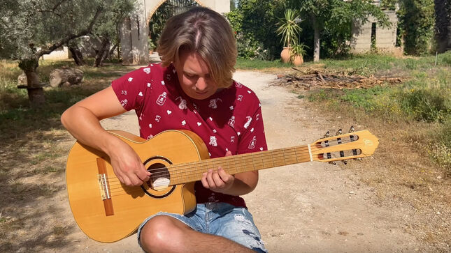 THOMAS ZWIJSEN Performs Acoustic Guitar Cover Of IRON MAIDEN's "Days Of Future Past"; Video