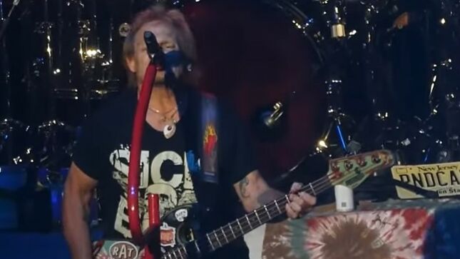 SAMMY HAGAR & THE CIRCLE – MICHAEL ANTHONY Sings “Ain’t Talkin’ ‘Bout Love” In Holmdel; Video 
