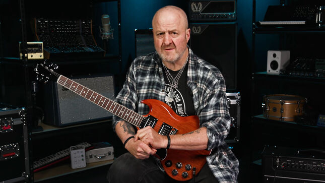 TONY IOMMI - Former GRIM REAPER Guitarist NICK BOWCOTT Demos BLACK SABBATH Legend's Gibson SG Special Model; Video