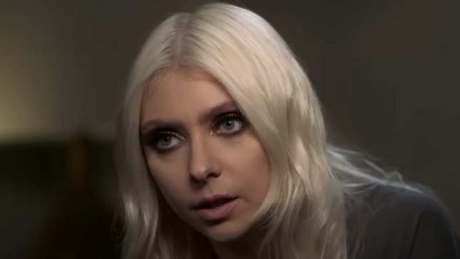 THE PRETTY RECKLESS Vocalist TAYLOR MOMSEN Talks Battling Depression, Returning To The Stage For The First Time In Five Years (Video)