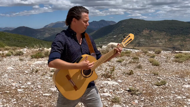 THOMAS ZWIJSEN Performs Acoustic Guitar Cover Of METALLICA's "Fuel"; Video