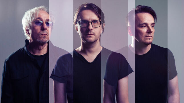 PORCUPINE TREE Share Air Studios Performance Of "Walk The Plank" (Video)