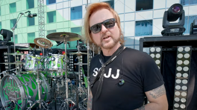 POISON - RIKKI ROCKETT Uploads New Stadium Tour Vlog - Talk Drums To Me!