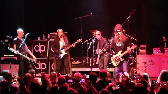 PAUL SHAFFER Joins KING'S X For Performance Of "We Were Born To Be Loved" At Sold-Out NYC Concert; Video