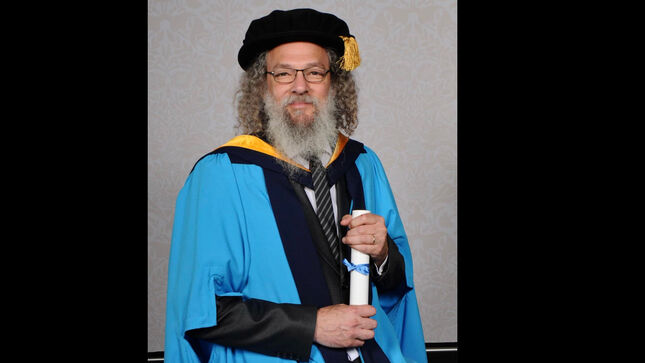 METALLICA Mix Engineer ANDREW SCHEPS Receives Honorary Doctorate From The University Of Huddersfield; Video Interview