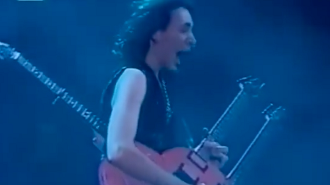 STEVE VAI Shares "Fever Dream" Live Clip From 2000 - "I Had To Practice Being A Helicopter"