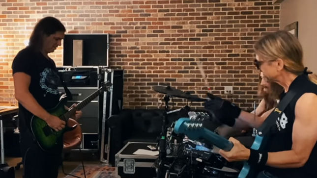 MEGADETH Guitarist KIKO LOUREIRO Shares "We'll Be Back" Rehearsal Footage From US Tour