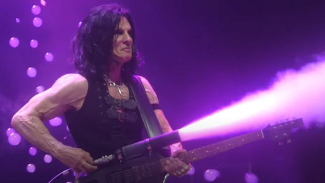 Guitarist KANE ROBERTS Plays First Show With ALICE COOPER Since 1988; Fan-Filmed Video Streaming