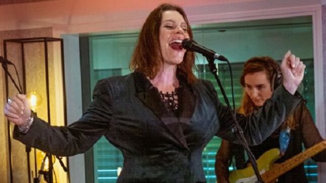 NIGHTWISH Vocalist FLOOR JANSEN Performs Solo Single "Me Without You" For Holland's NPO Radio 2 (Video)