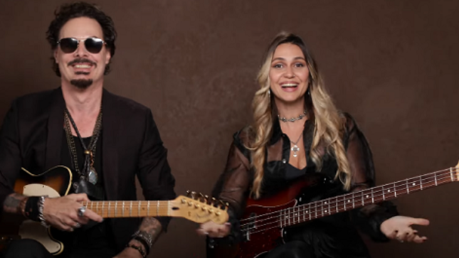 RICHIE KOTZEN And JULIA LAGE Appear In New Video - Jam With Me, A Telecaster And Precision Bass Love Story