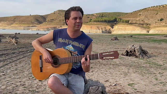 THOMAS ZWIJSEN Performs Classical Guitar Cover Of IRON MAIDEN's "Back In The Village"; Video