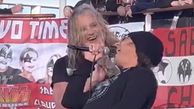SEBASTIAN BACH And STRYPER Frontman MICHAEL SWEET End Longstanding Online Feud With Live Performance On KISS Kruise XI (Video)
