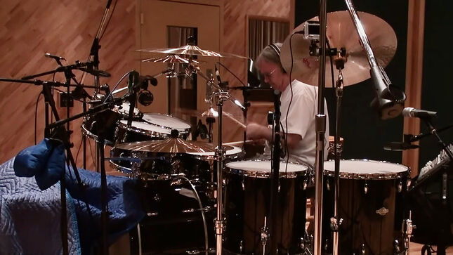 IAN PAICE Nails DEEP PURPLE's "Apres Vous" In One Take; Video