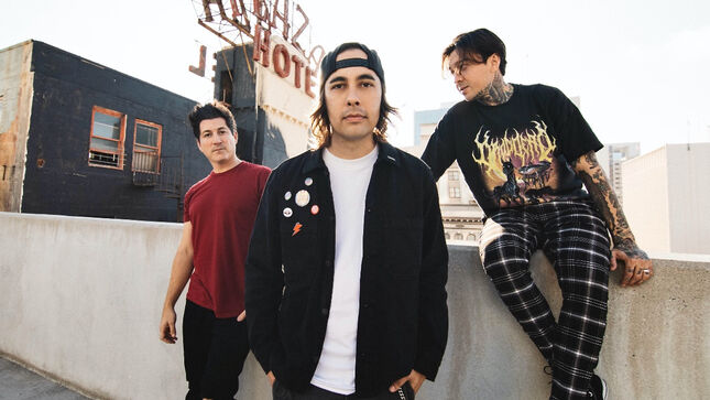 PIERCE THE VEIL To Release The Jaws Of Life Album In February; "Emergency Contact" Music Video Streaming