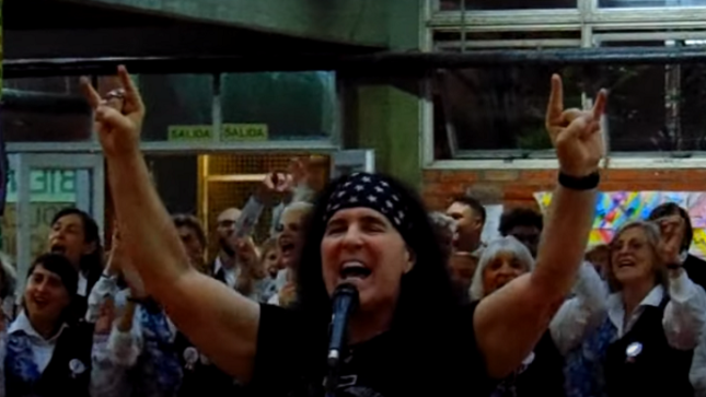 Original AC/DC Singer DAVE EVANS Rehearses "Highway To Hell" With Argentine Choir (Video)