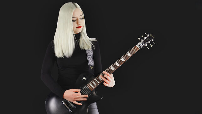 LickLibrary's ANNA CARA Offers BLACK SABBATH, METALLICA Guitar Lessons; Video