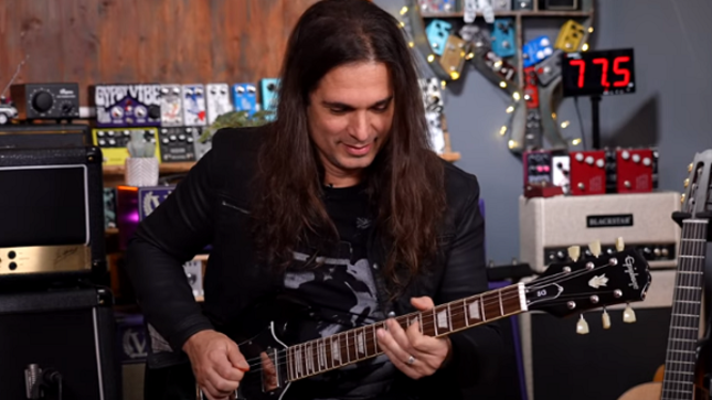 MEGADETH Guitarist KIKO LOUREIRO Plays His First Rig Again - "When I Was 15, I Was Practicing Only With This"