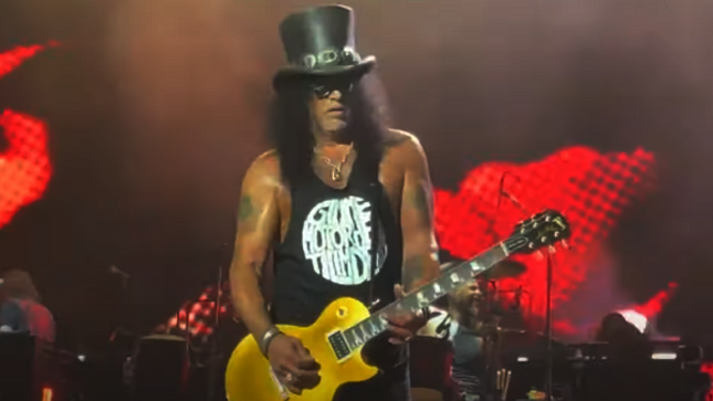 SLASH On Creating Iconic Riff For GUNS N' ROSES Hit "Sweet Child O'Mine" - "It Wasn't A Warm-Up Exercise"