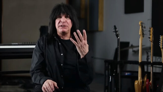How MANOWAR Guitarist MICHAEL ANGELO BATIO Became World Famous With His Outrageous Four-Neck Guitar; Video