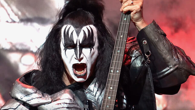 GENE SIMMONS On KISS' Exclusion From Rolling Stone's "Greatest Singers" List - "I Don't Give A F*@k" (Video)