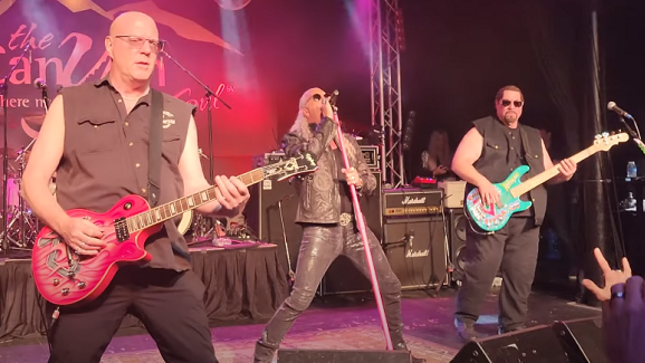 TWISTED SISTER Bassist MARK MENDOZA - "We Never Broke Up; We Just Stopped Playing"