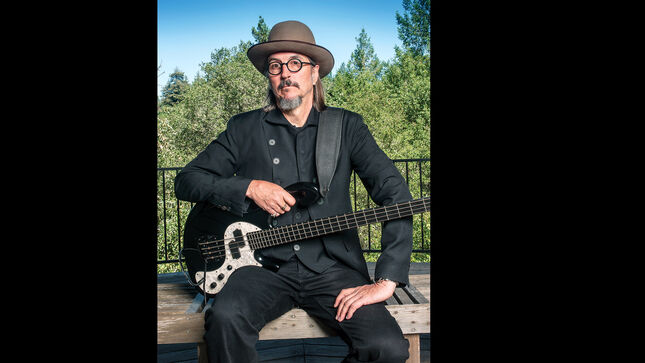 PRIMUS Legend LES CLAYPOOL Announces Solo Career Box Set Adverse Yaw: The Prawn Song Years 