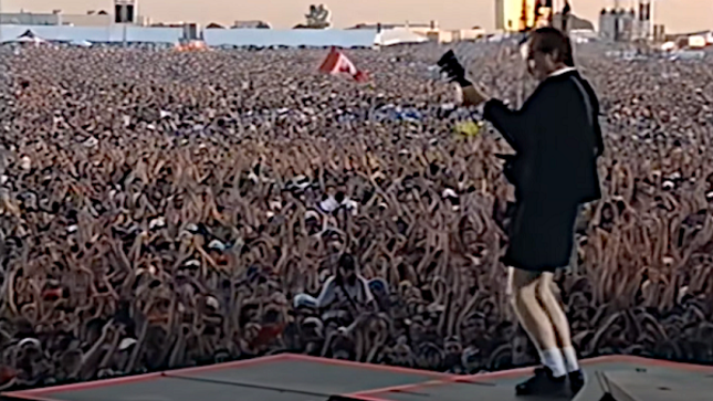 AC/DC - 4K Upscaled Pro-Shot Video Of Entire Molson Canadian Rocks For Toronto 2003 Benefit Show Streaming