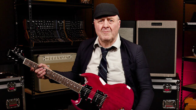 Original GRIM REAPER Guitarist NICK BOWCOTT Teaches You How To Play AC/DC's "T.N.T."; Video