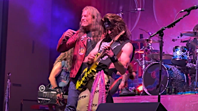 FOZZY Frontman CHRIS JERICHO Joins STEEL PANTHER On Stage In St. Petersburg For VAN HALEN's "Hot For Teacher" (Video)