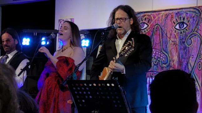 Former METALLICA Bassist JASON NEWSTED Performs Acoustic Benefit Show At Florida Art Exhibition (Video)