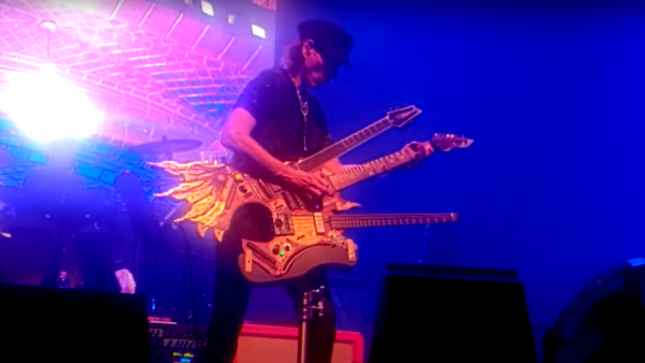 STEVE VAI - Fan-Filmed Video From Kick-Off Show For Second Leg Of European Inviolate Tour Streaming; Complete Setlist Revealed