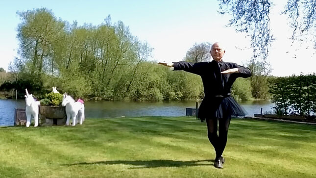 ROBERT FRIPP And TOYAH Discuss "Swan Lake" Performance In New Sunday Lunch Video - "He's Got The Best Legs In The World, He's The Supermodel Of Rock Gods"