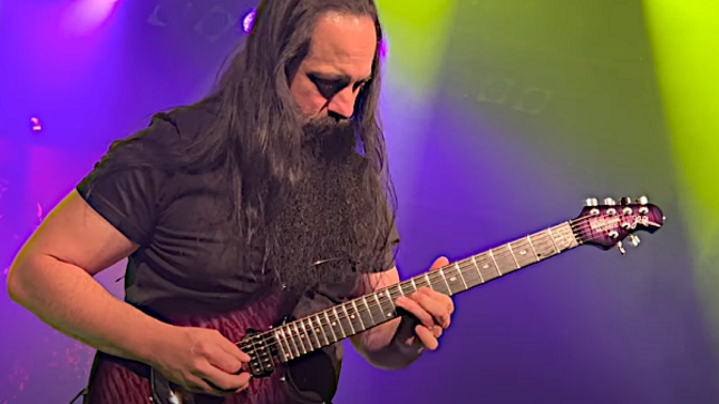 DREAM THEATER Guitarist JOHN PETRUCCI Offers 10 Tips To Improve Your Playing