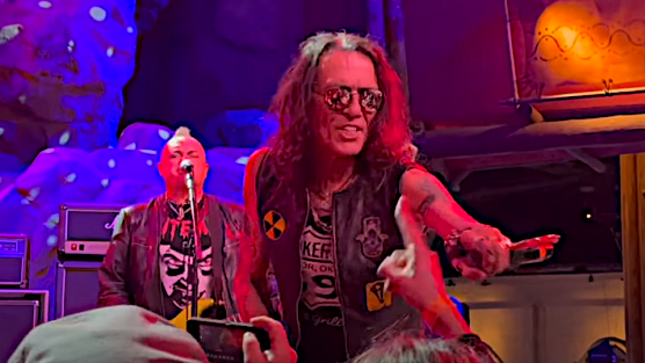 RATT Frontman STEPHEN PEARCY Shares Monsters Of Rock Cruise 2023 Recap; Fan-Filmed Performance Video Available 