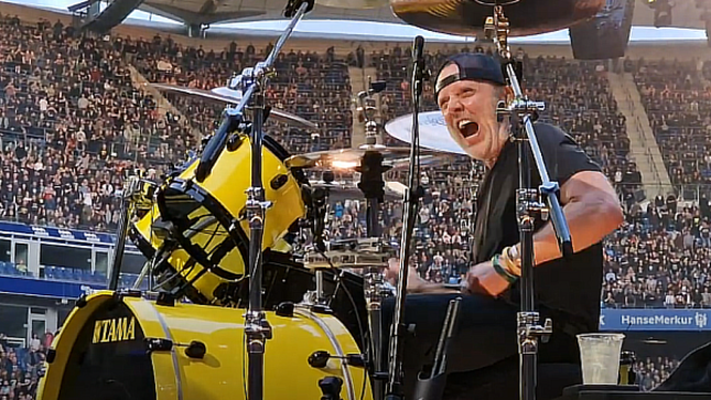 METALLICA - Fan-Filmed Video Of Second No Repeat Weekend Hamburg Show Streaming; Official Live Audio Recordings Of Both Hamburg Shows Available For Pre-Order