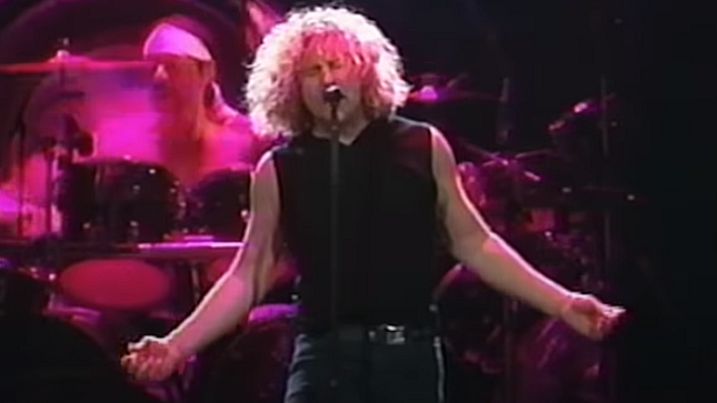 SAMMY HAGAR Shares 1995 Video Of VAN HALEN Performing "When It's Love" Live In Oakland - "One Of My Favorite Love Songs Of All Time"