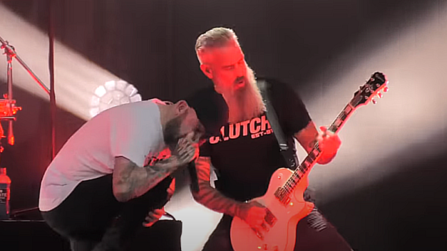 IN FLAMES - Fan-Filmed Video Of Entire Gothenburg Show Streaming