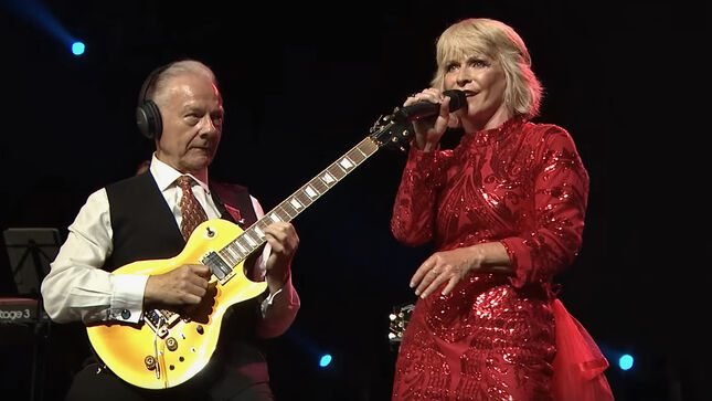 Watch ROBERT FRIPP And TOYAH Perform DAVID BOWIE Classic 