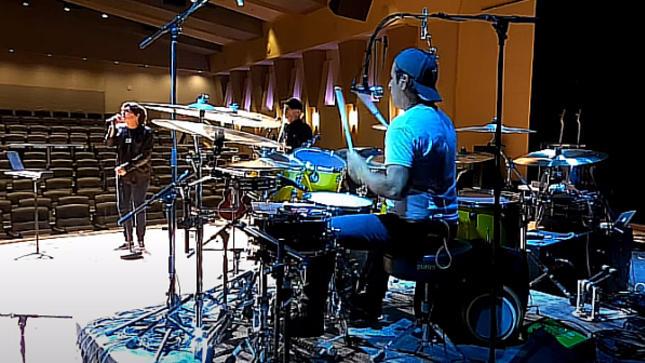 MR. BIG Touring Drummer NICK D'VIRGILIO Shares Behind-The-Scenes Video From The Big Finish Rehearsals And First Show Of Asian Tour