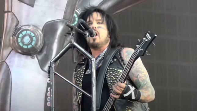 MÖTLEY CRÜE Bassist NIKKI SIXX - "I Feel A Lot Of New Stuff Will Be Surfacing Over The Next Year"