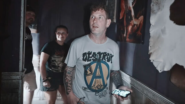 COREY TAYLOR Tours Blood Prison At Ohio State Reformatory; Video