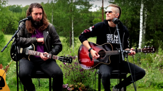 SKID ROW Frontman ERIK GRÖNWALL Shares Behind-The-Scenes Video From Upcoming Acoustic Backyard Sessions