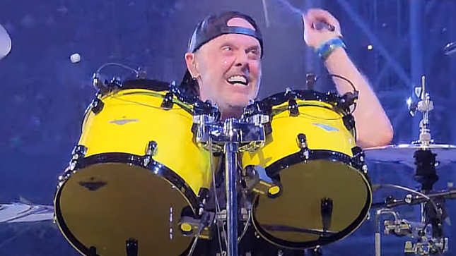 METALLICA - Fan-Filmed Video From Second No Repeat Weekend Show In East Rutherford Streaming; Full Setlist Revealed, "Too Far Gone?" Makes Live Debut