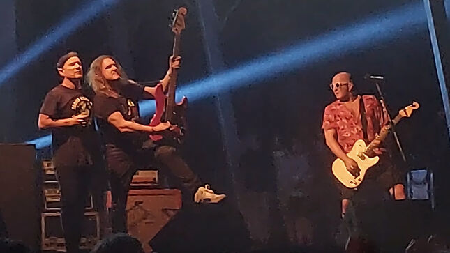 DAVID ELLEFSON Joins UGLY KID JOE For Performance Of MOTÖRHEAD's "Ace Of Spades"; Video