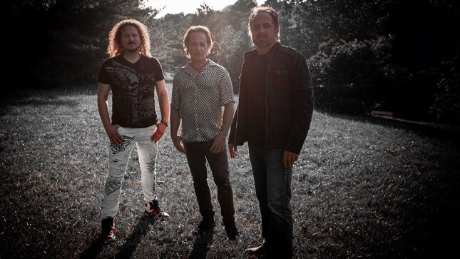 NICK D’VIRGILIO, NEAL MORSE & ROSS JENNINGS Release New Song "Tiny Little Fires"; Music Video