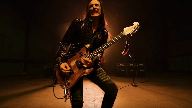 EXTREME Guitarist NUNO BETTENCOURT - "I've Always Believed That Rock And Roll Is Not Complex; There Were Complex Layers In There That Defined A QUEEN From A LED ZEPPELIN"