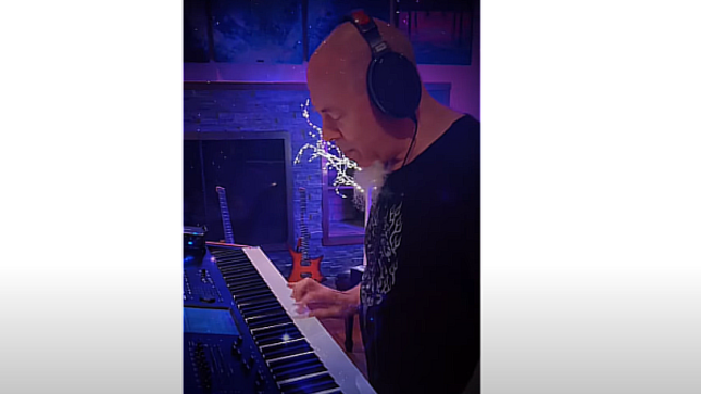 DREAM THEATER Keyboardist JORDAN RUDESS Jams Over Riffler Guitar App / Plugin - "It's Been So Inspiring" (Video)
