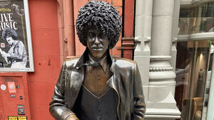 Late THIN LIZZY Frontman PHIL LYNOTT's Statue In Need Of Repair After Being Damaged By Fans' Tributes