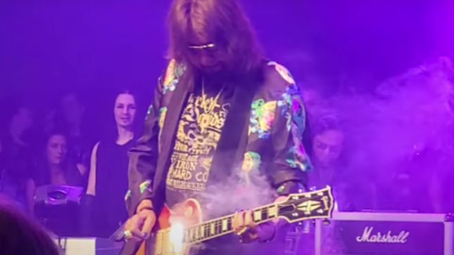 ACE FREHLEY Performs KISS Classics At Kiss Cancer Goodbye Fundraiser; Fan-Filmed Video Streaming